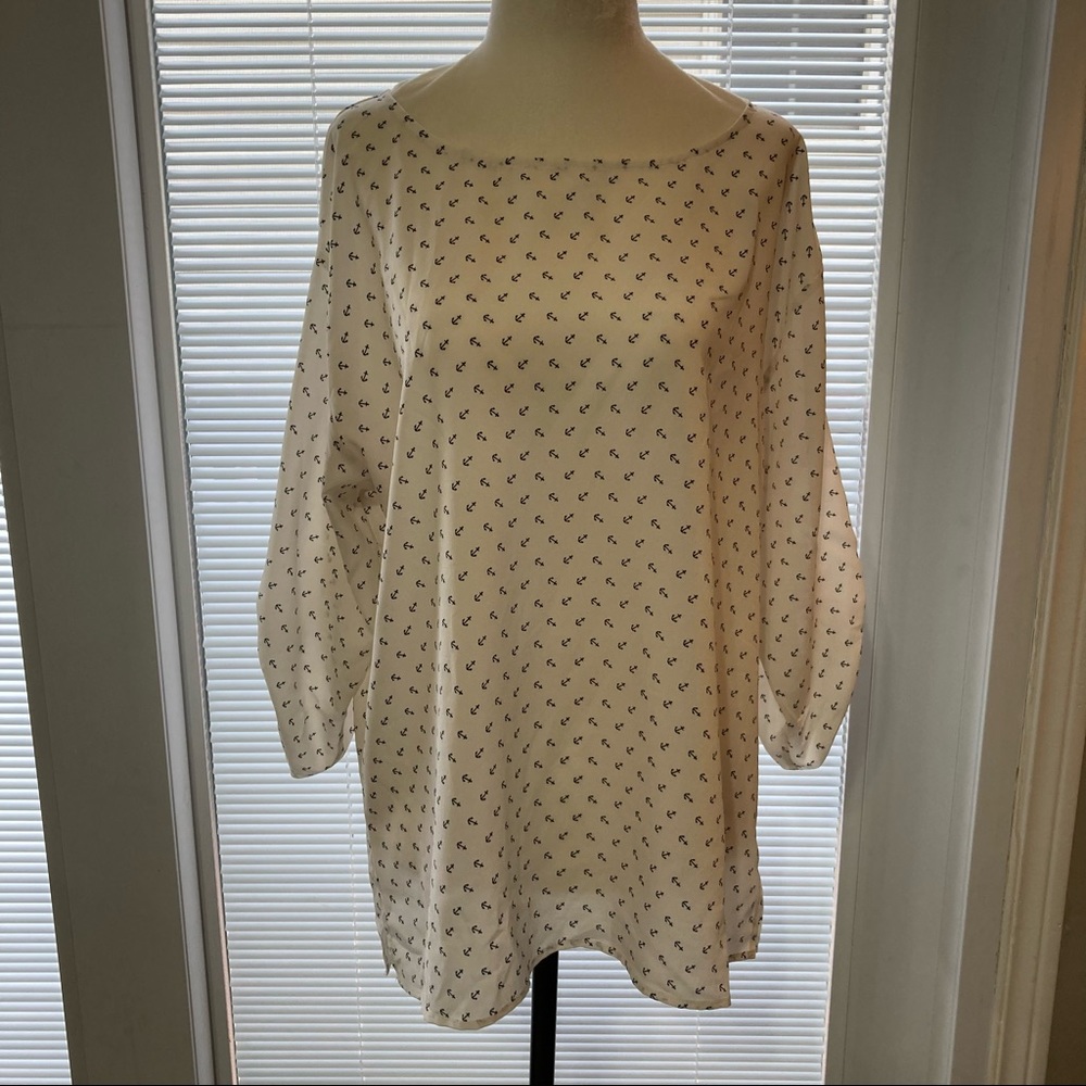 🌸5/$25🌸 
Old Navy Size L Blouse with Anchor Print